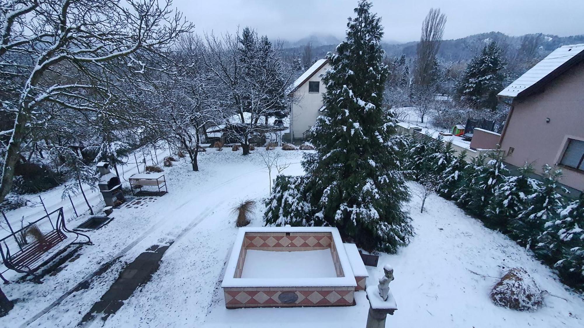 Pilis Hills View Deluxe House With Pool & Ac Near Bp Villa Pilisszentivan Luaran gambar